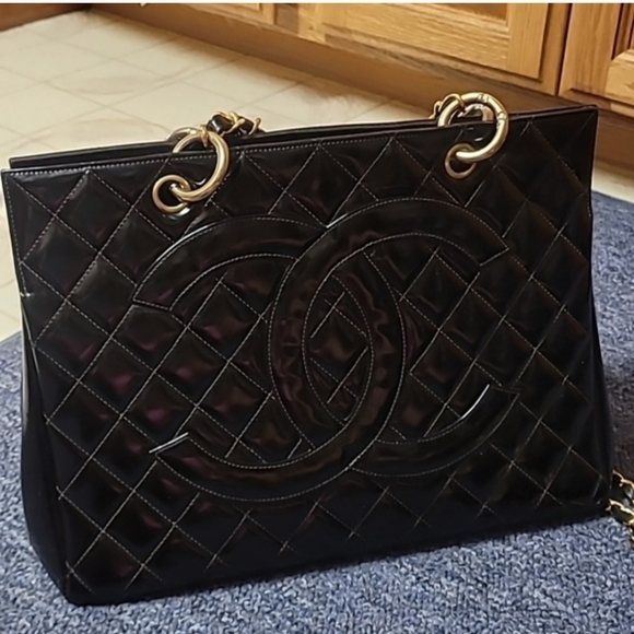 CHANEL Handbags - Chanel Black Quilted Women's Bag